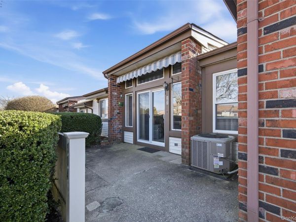 504 Gotham Court N, Saint James, NY 11780