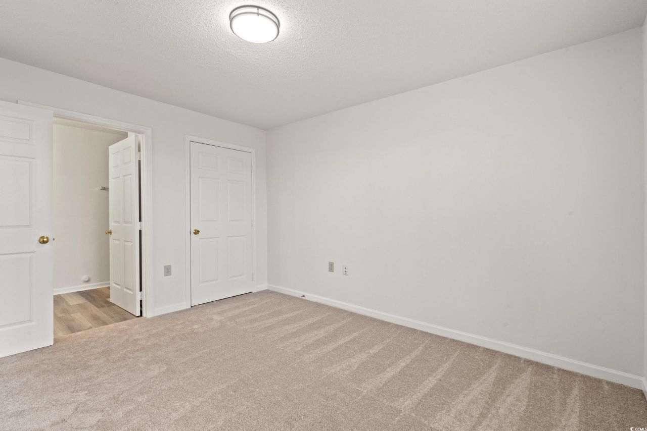 4239 Villas Dr. Photo 11