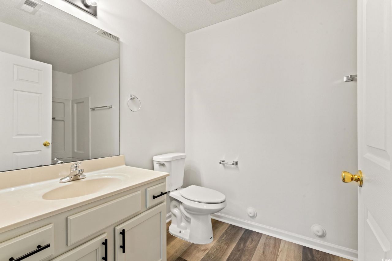 4239 Villas Dr. Photo 13