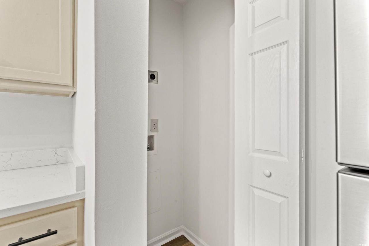 4239 Villas Dr. Photo 18