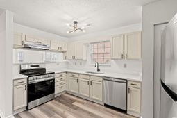 4239 Villas Dr. photo 4