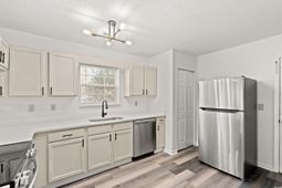 4239 Villas Dr. photo 4