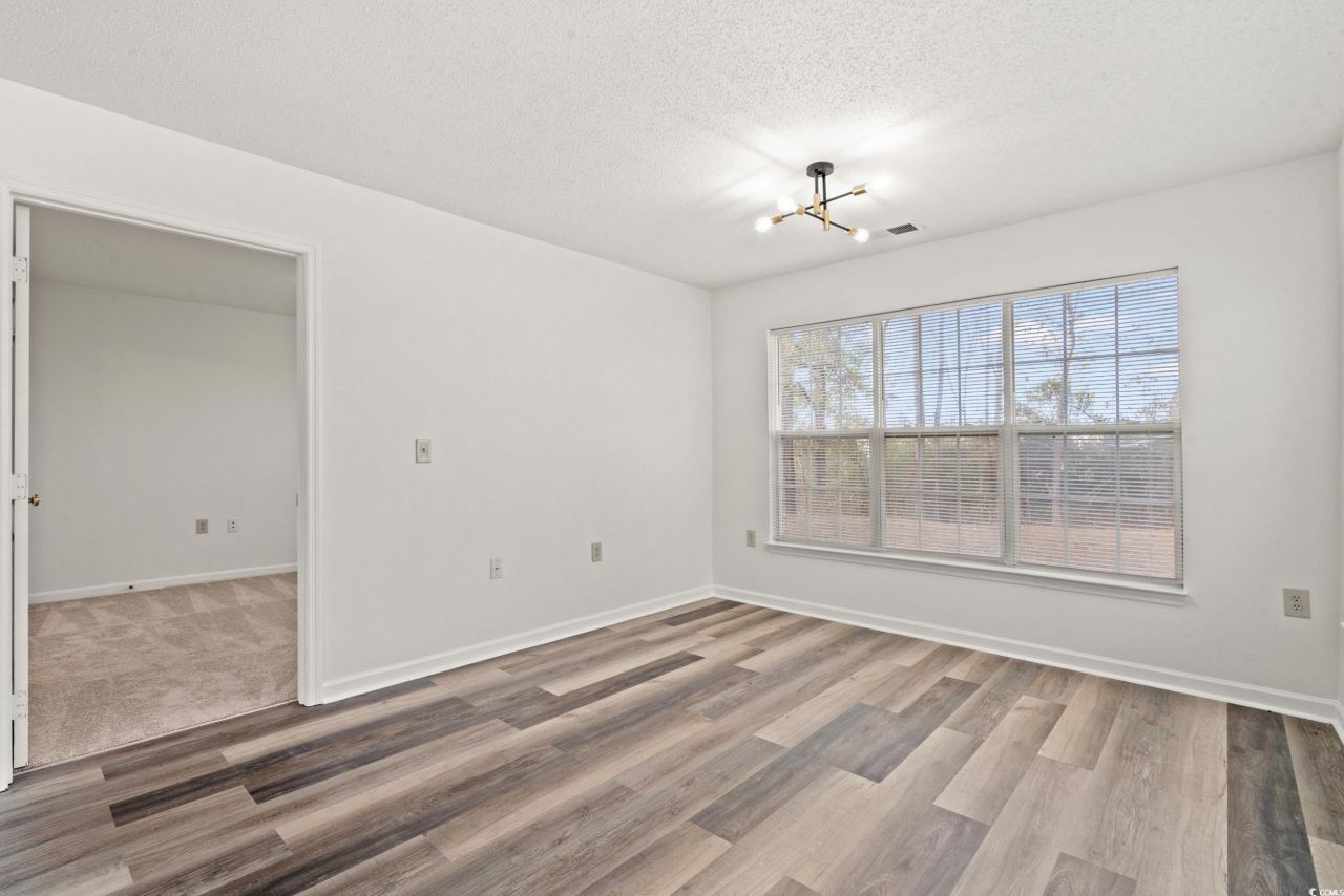 4239 Villas Dr. Photo 5