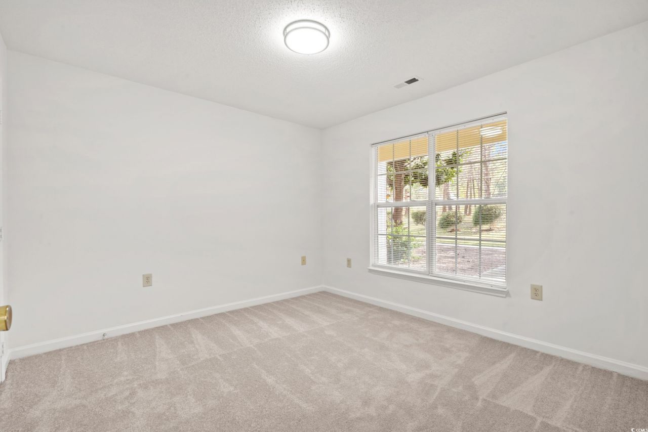 4239 Villas Dr. Photo 10