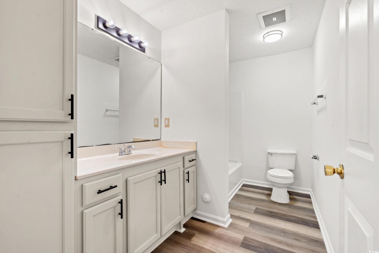 4239 Villas Dr. Photo 14