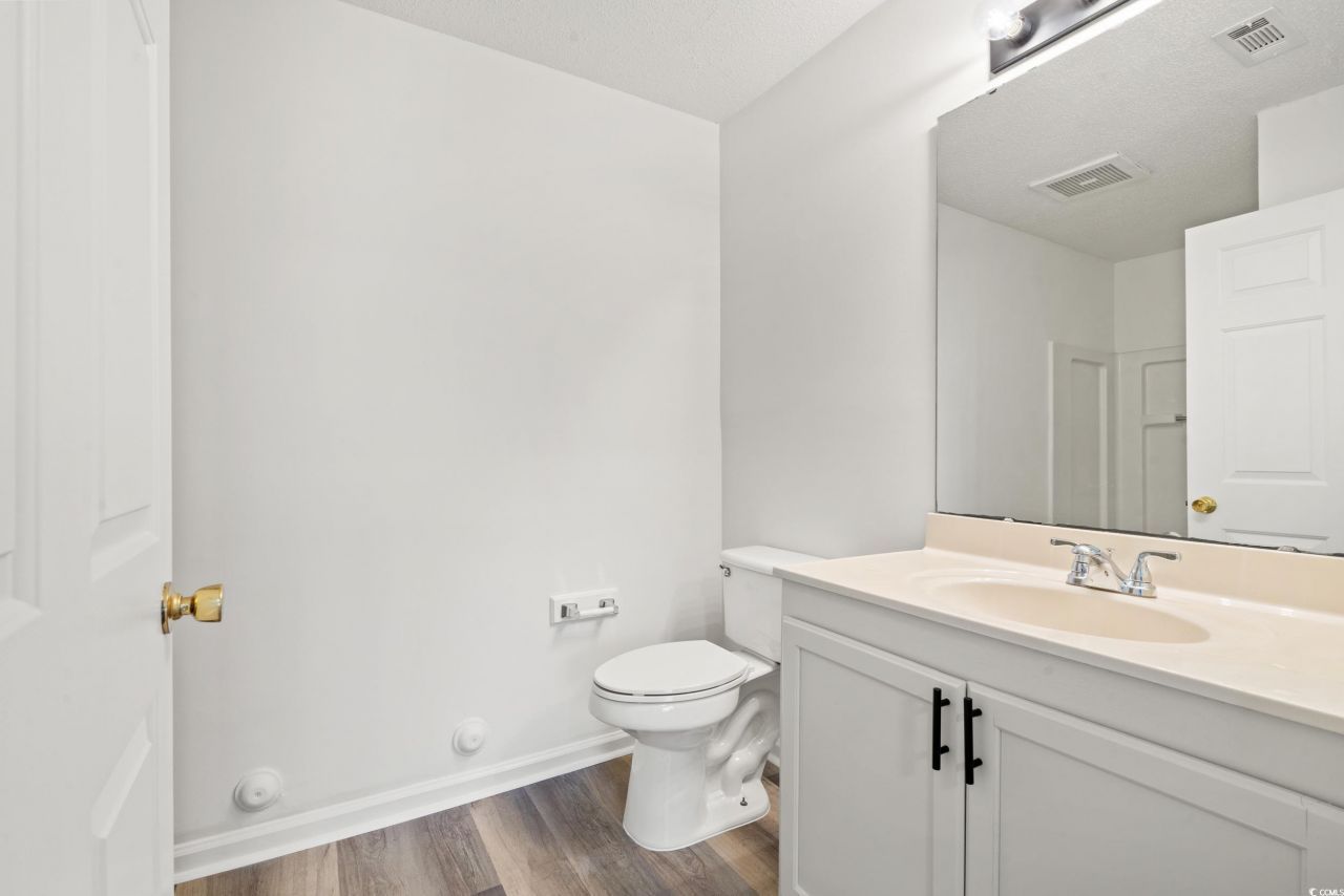 4239 Villas Dr. Photo 15