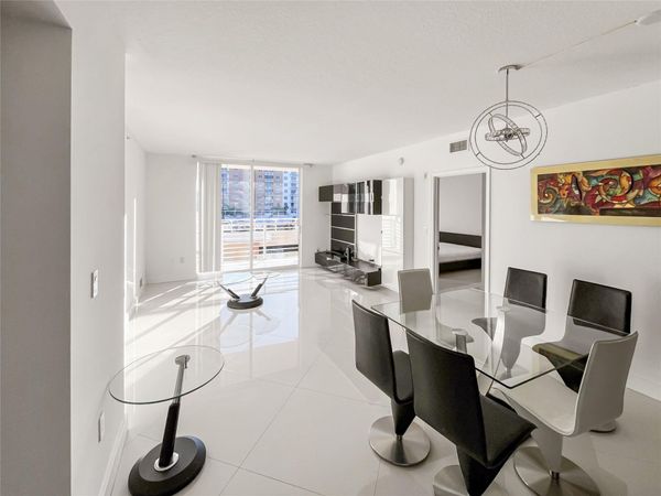 2775 NE 187th St, Unit 627, Miami, FL 33180