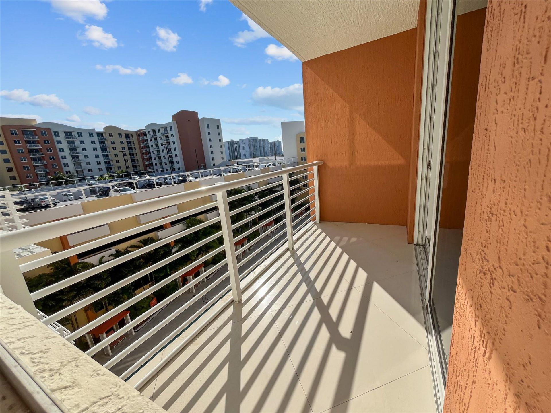 2775 NE 187th Street, Unit 627, Miami, FL 33180 Photo