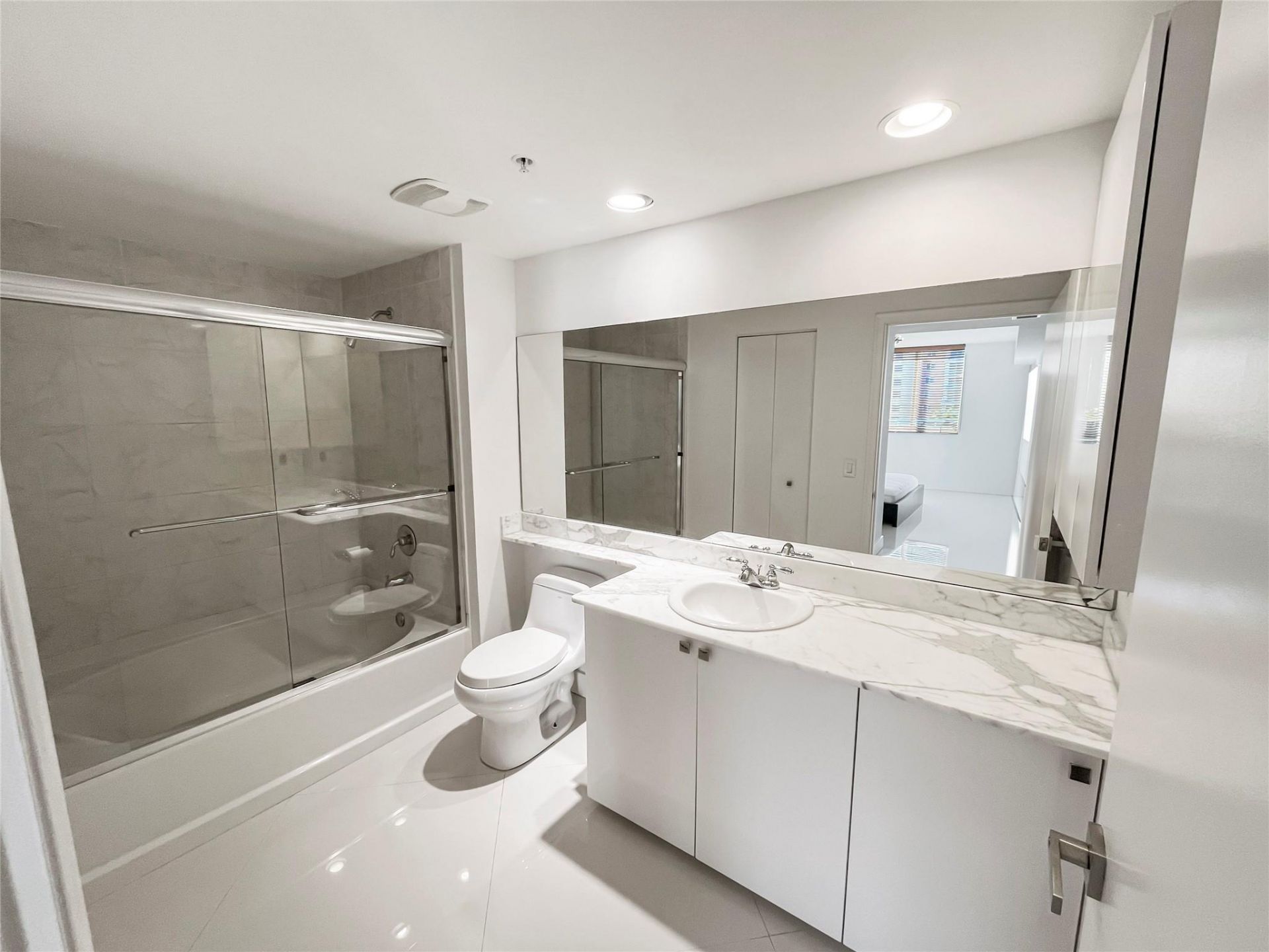 2775 NE 187th Street, Unit 627, Miami, FL 33180 Photo