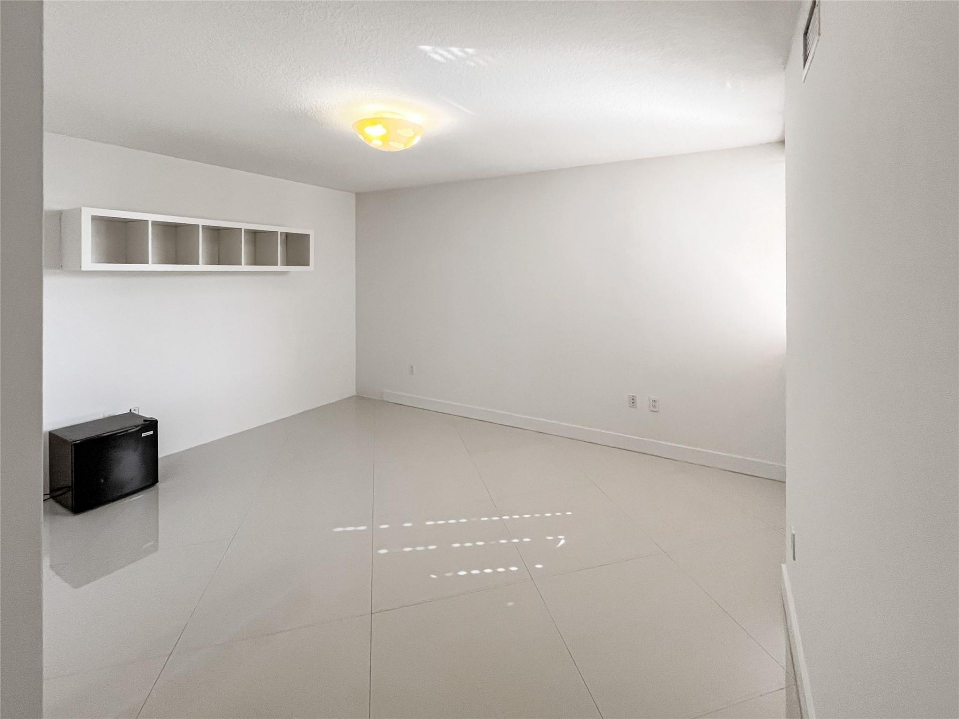 2775 NE 187th Street, Unit 627, Miami, FL 33180 Photo