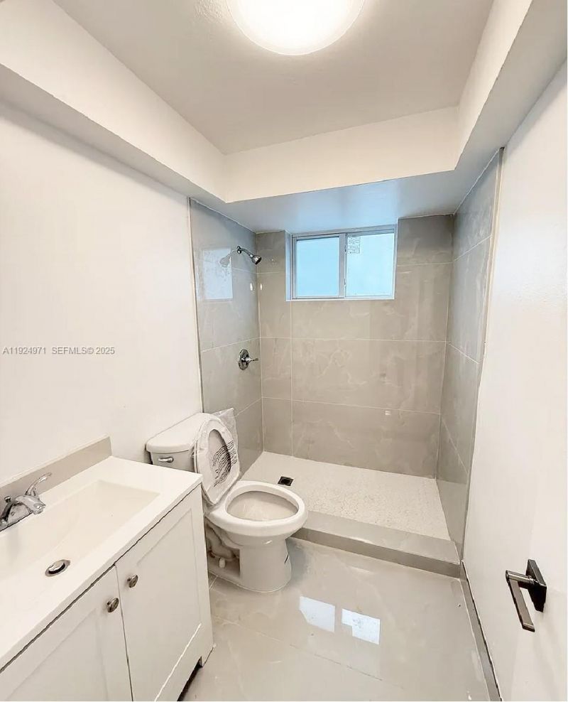 60 NW 161st St, Miami, FL 33169 Photo