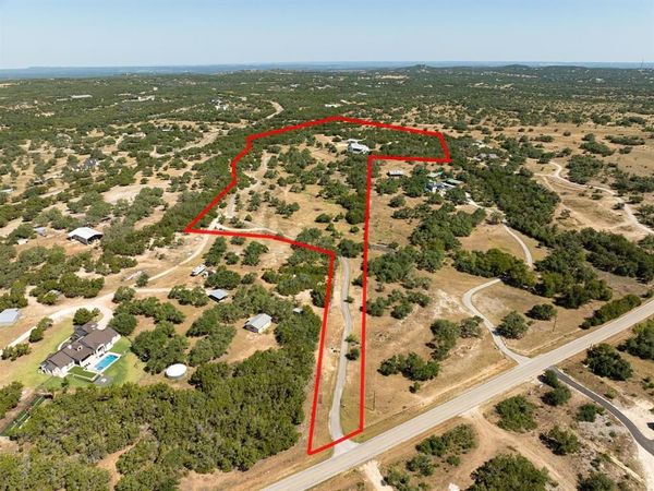 2300 W Fitzhugh Road , Dripping Springs, TX 78620