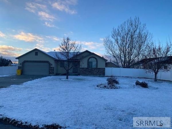 5 N Oak Circle, RIGBY, ID 83442