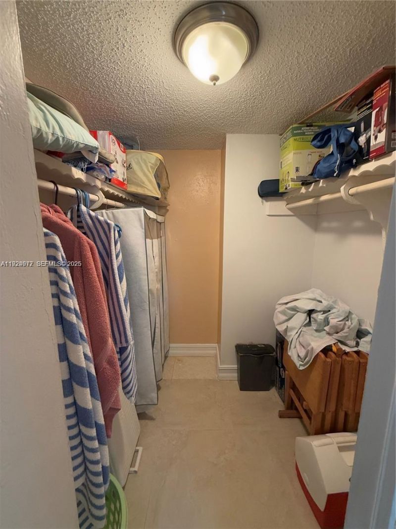 4270 NW 40th St, Unit 202, Lauderdale Lakes, FL 33319 Photo