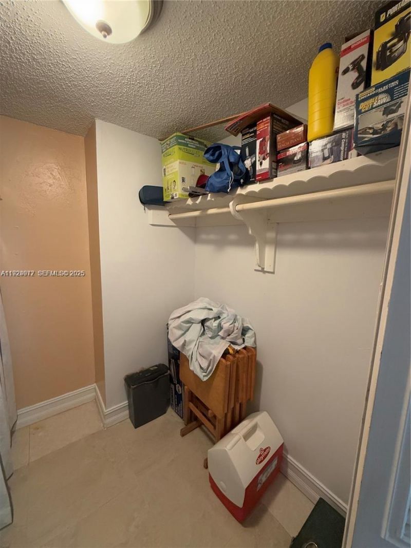 4270 NW 40th St, Unit 202, Lauderdale Lakes, FL 33319 Photo