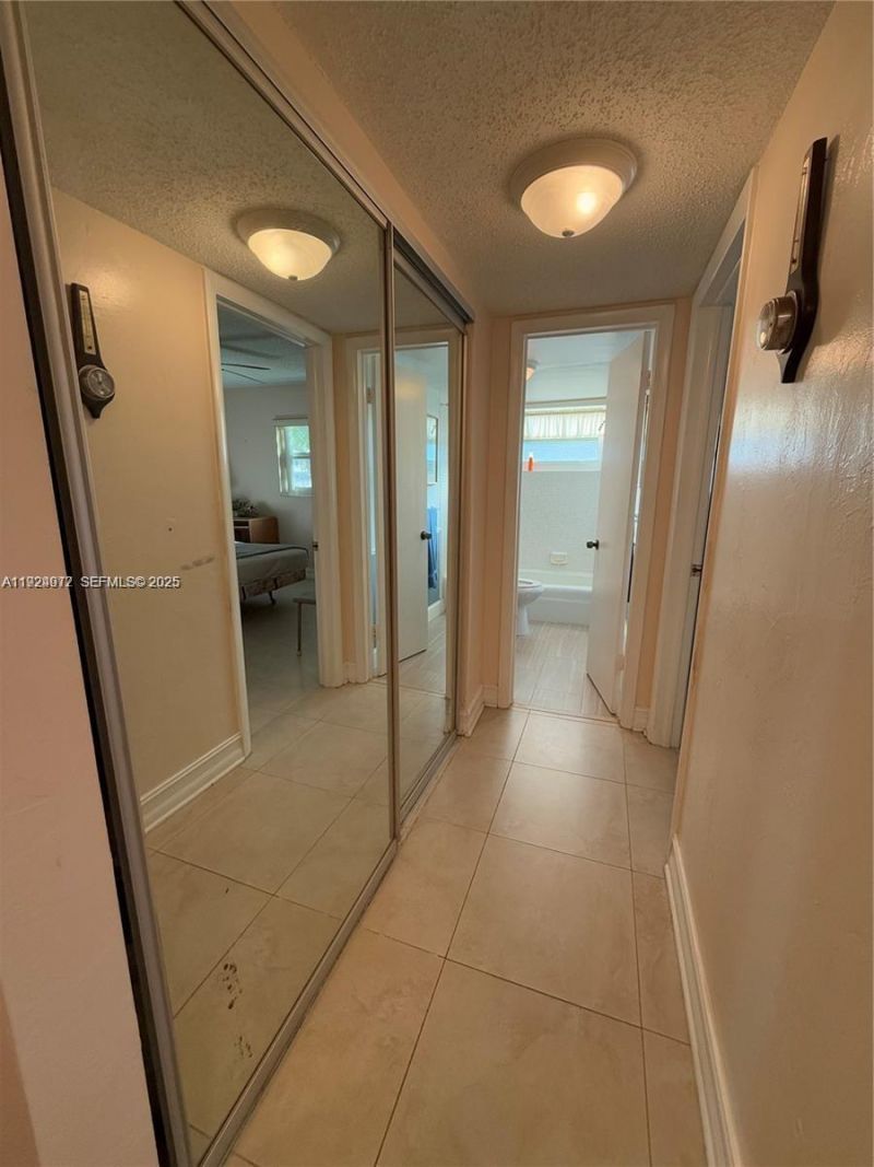 4270 NW 40th St, Unit 202, Lauderdale Lakes, FL 33319 Photo