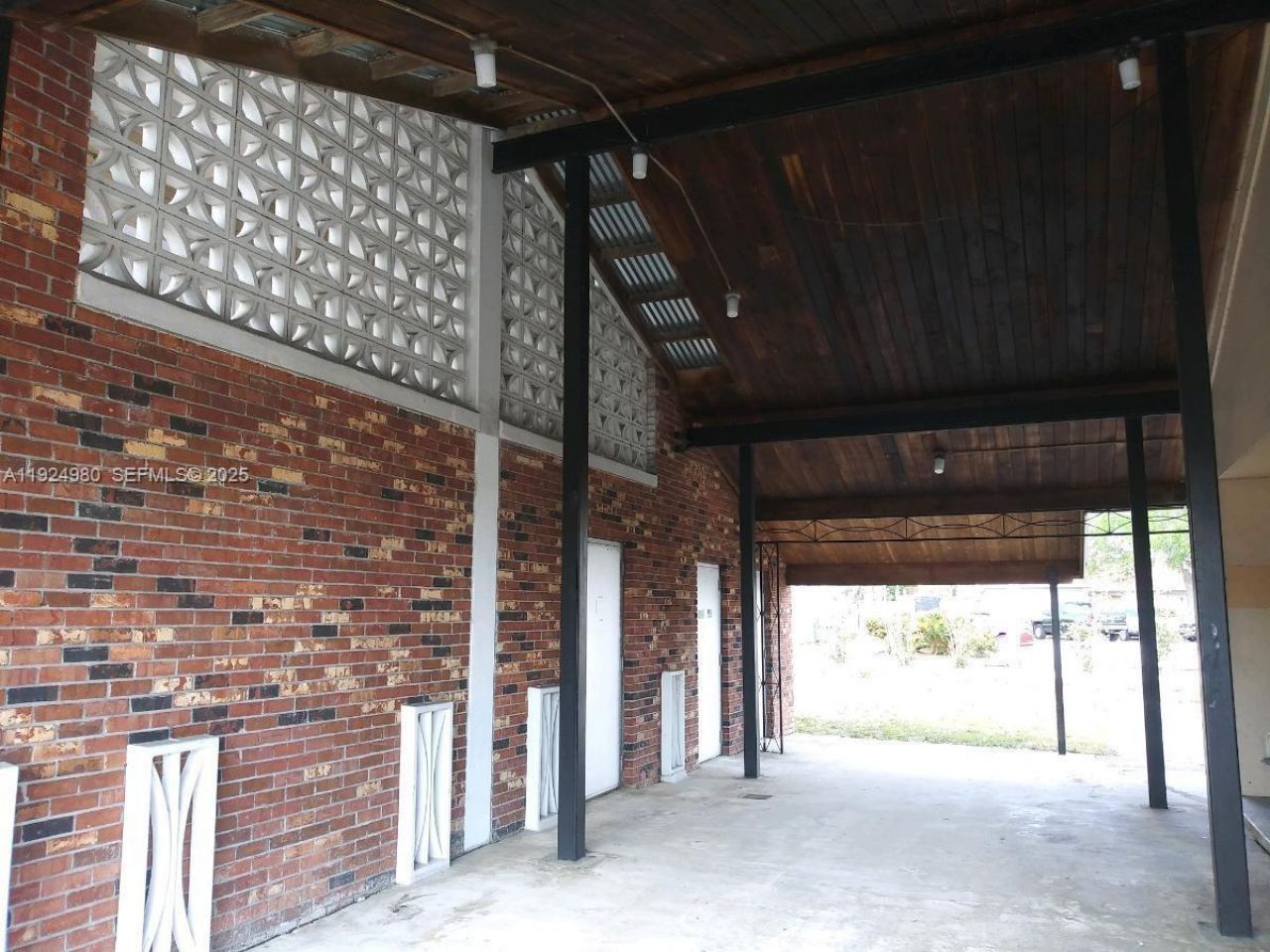 1001 Lakeview Drive, Sebring, FL 33870 Photo