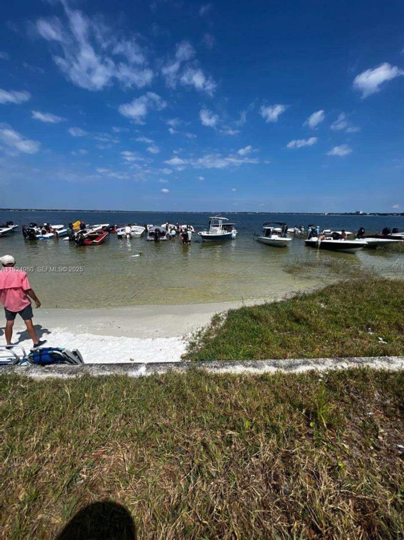 1001 Lakeview Drive, Sebring, FL 33870 Photo