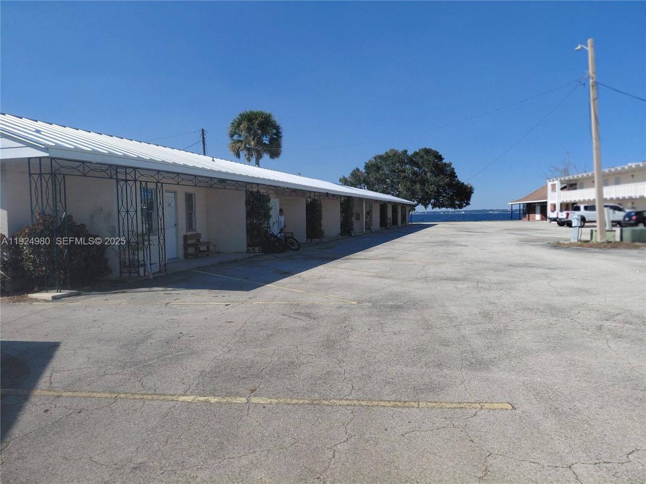 1001 Lakeview Drive, Sebring, FL 33870 Photo