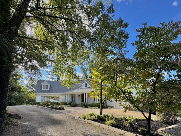 1117 Winding Oaks Way, Chattanooga, TN 37405