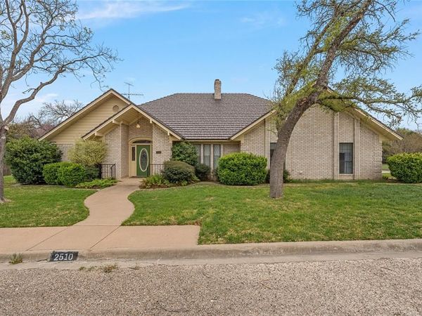 2510 OAK RIDGE , Clifton, TX 76634