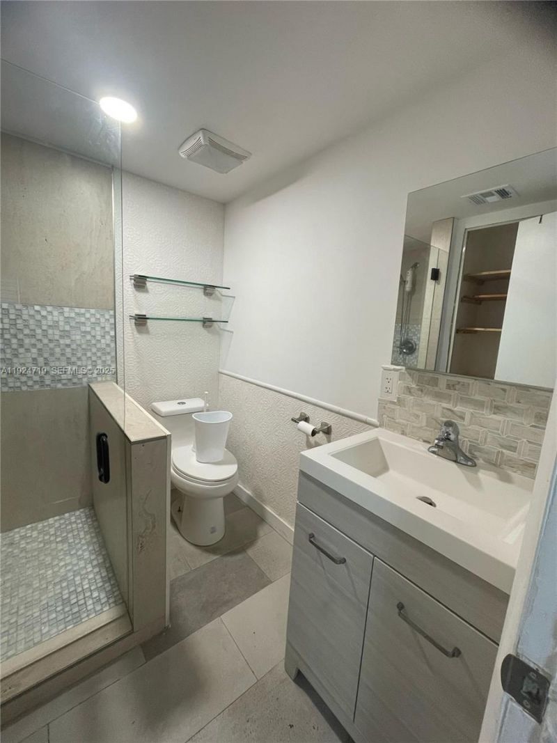 3718 NW 12th St, Miami, FL 33126 Photo