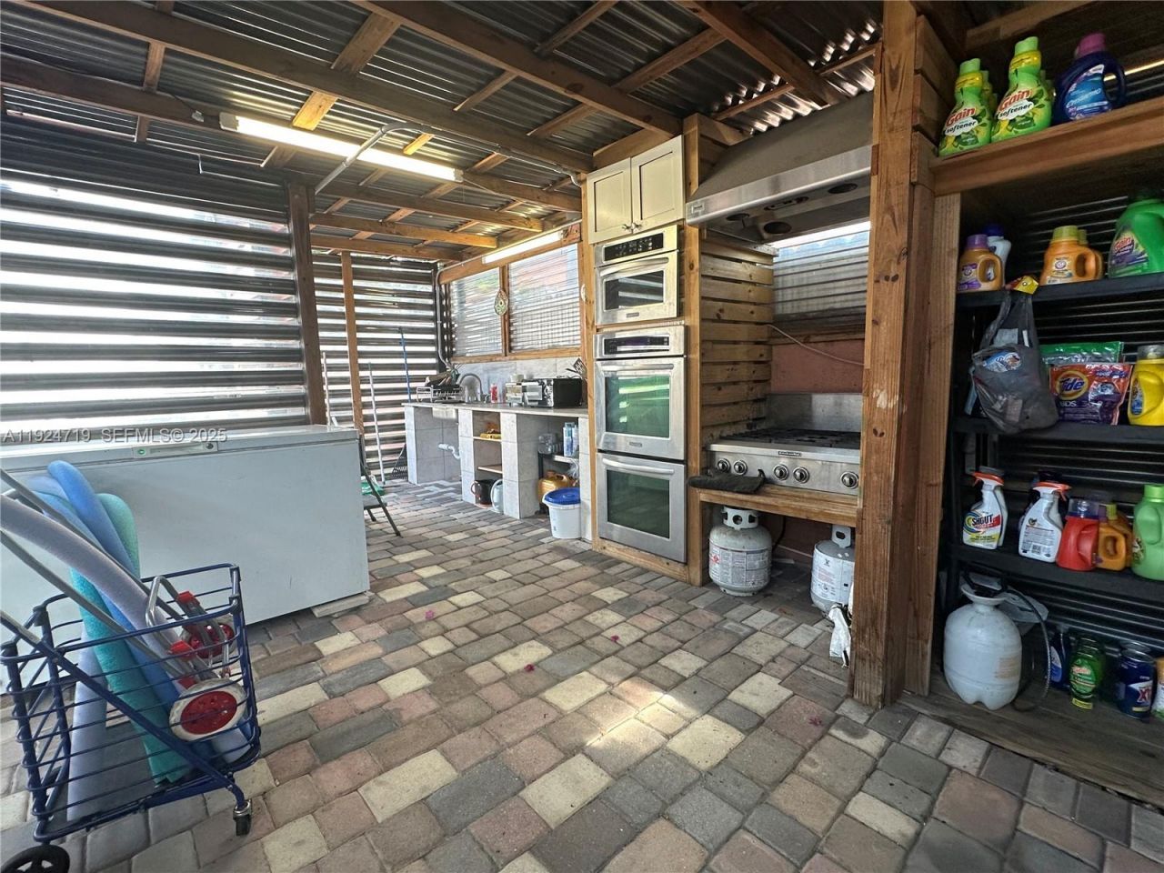 3718 NW 12th St, Miami, FL 33126 Photo