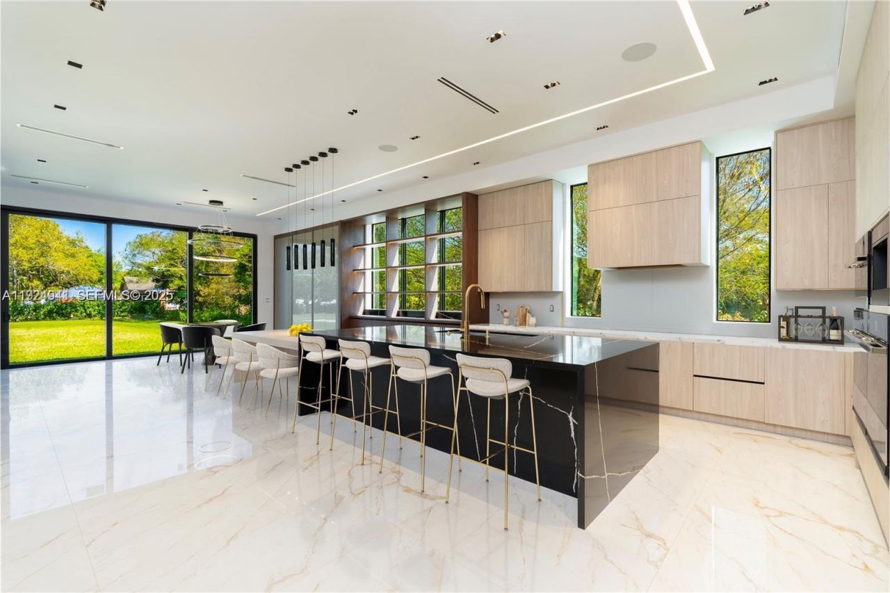 5903 SW 54th Ct, Davie, FL 33314 Photo