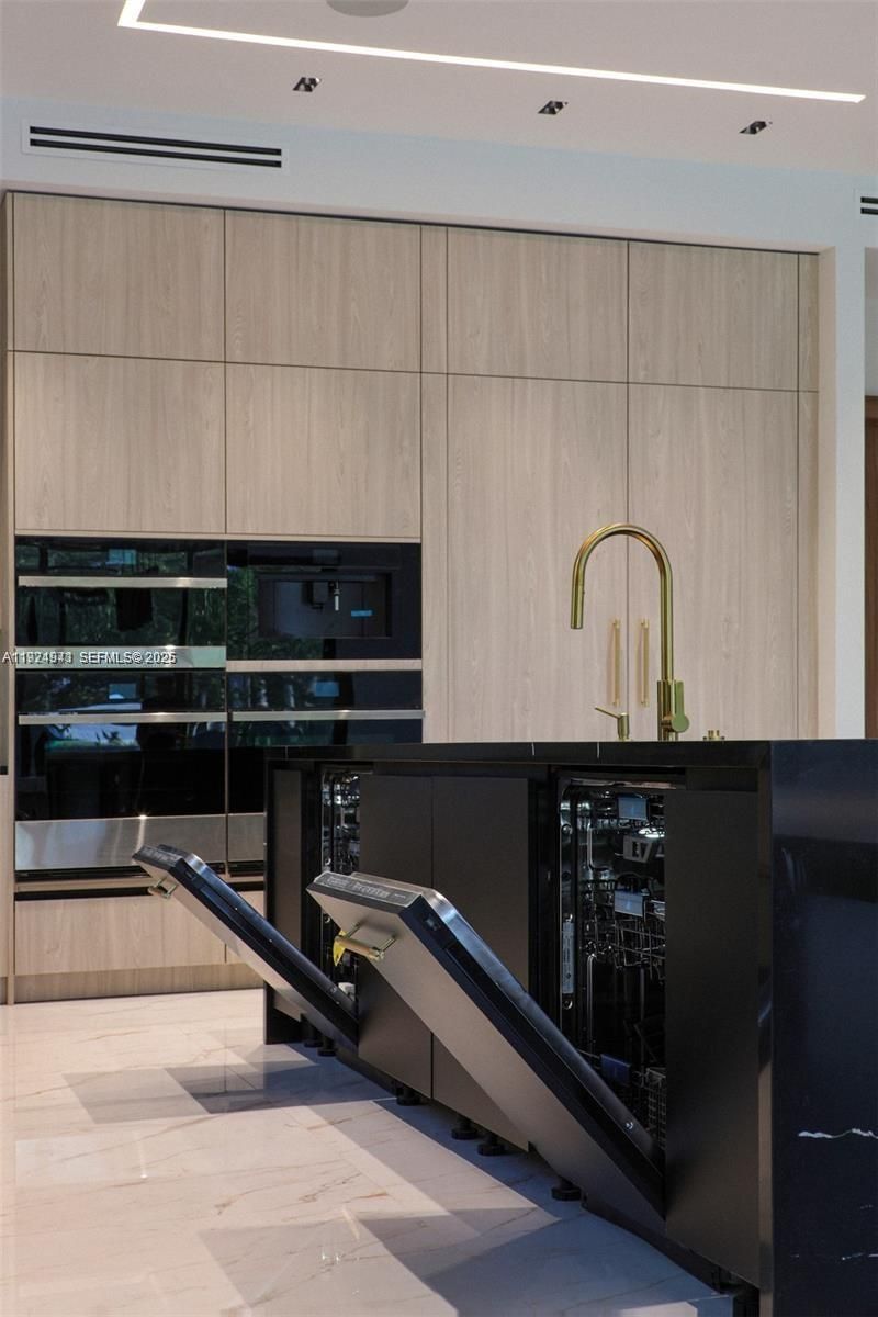 5903 SW 54th Ct, Davie, FL 33314 Photo