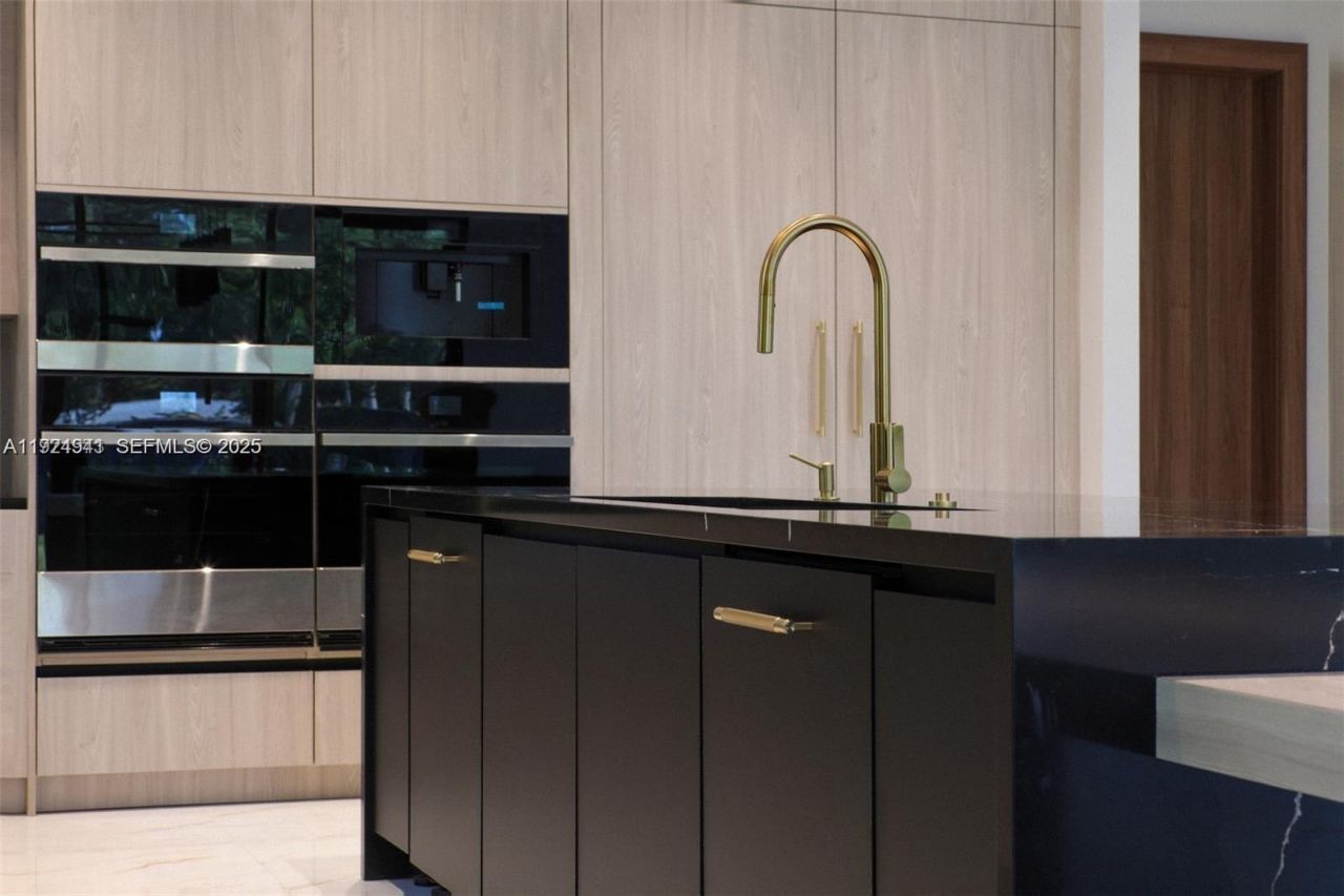 5903 SW 54th Ct, Davie, FL 33314 Photo