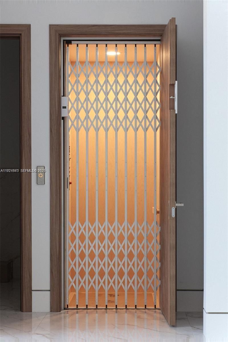 5903 SW 54th Ct, Davie, FL 33314 Photo