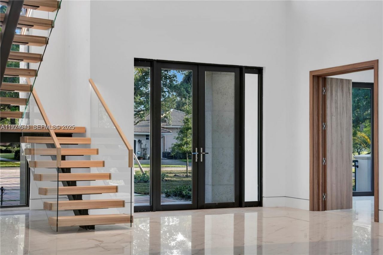 5903 SW 54th Ct, Davie, FL 33314 Photo