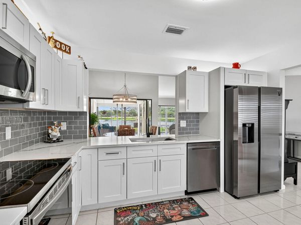 5710 Parkwalk Circle E, Boynton Beach, FL 33472
