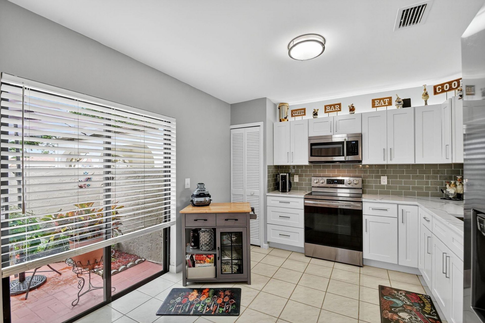 5710 Parkwalk Circle E, Boynton Beach, FL 33472 Photo