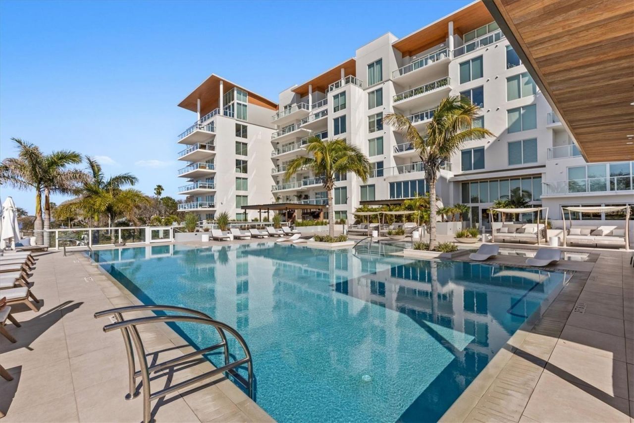 1020 Sunset Point Road, Unit 609, Clearwater, FL 33755 Photo