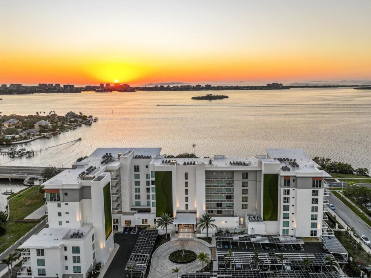 1020 Sunset Point Road, Unit 609, Clearwater, FL 33755 Photo