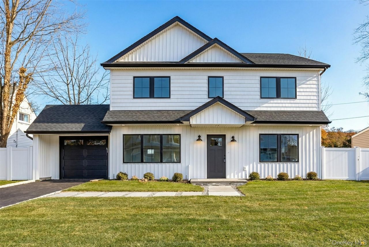 24 Rim Lane, Hicksville, NY 11801 Main Photo