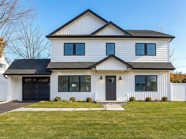 24 Rim Lane, Hicksville, NY 11801