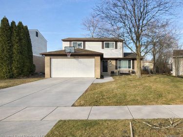 14710 Loretta Place, Oak Park, MI 48237