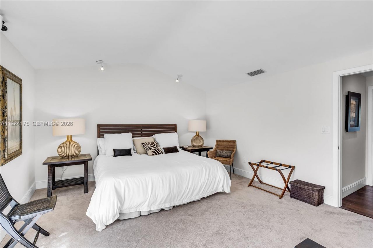 591 N Mashta Dr, Key Biscayne, FL 33149 Photo