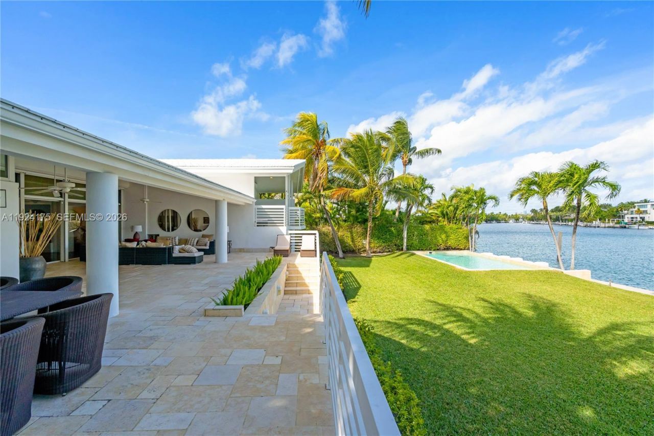 591 N Mashta Dr, Key Biscayne, FL 33149 Photo