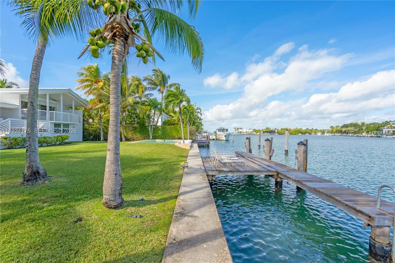 591 N Mashta Dr, Key Biscayne, FL 33149 Photo