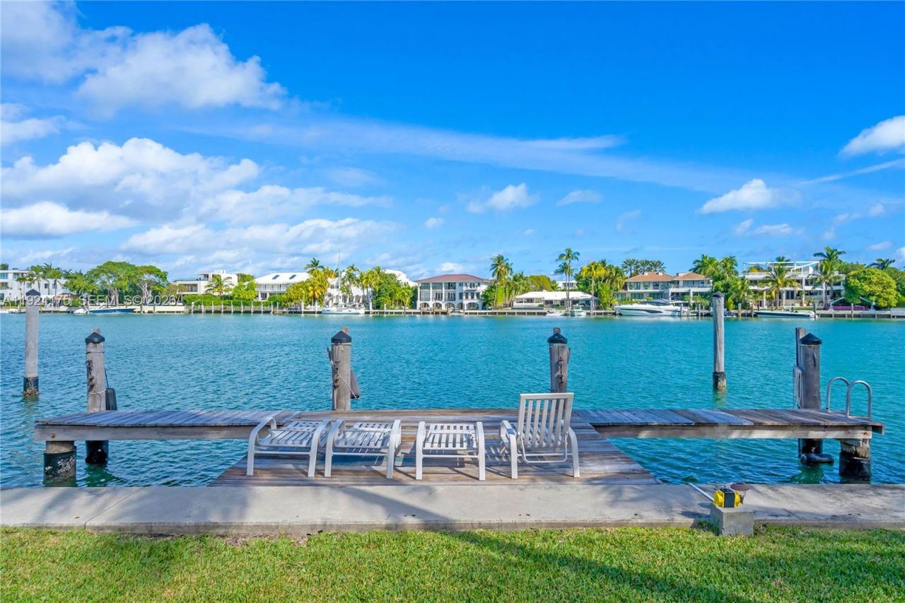 591 N Mashta Dr, Key Biscayne, FL 33149 Photo