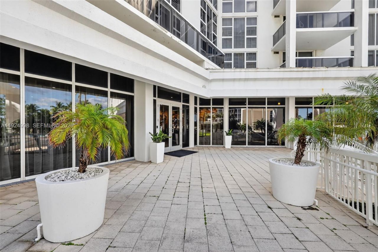 10275 Collins Ave, Unit 101, Bal Harbour, FL 33154 Photo