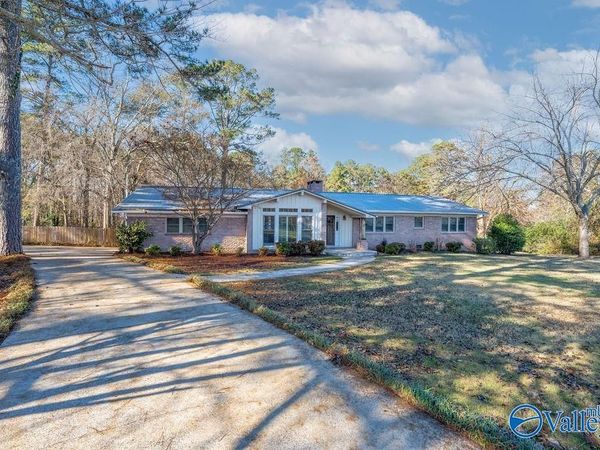 2111 Meadow Island Road, Scottsboro, AL 35769