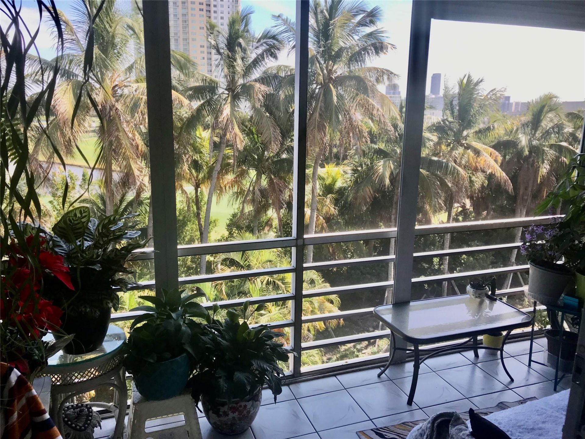 200 NE 14th Avenue, Unit 521, Hallandale Beach, FL 33009 Photo