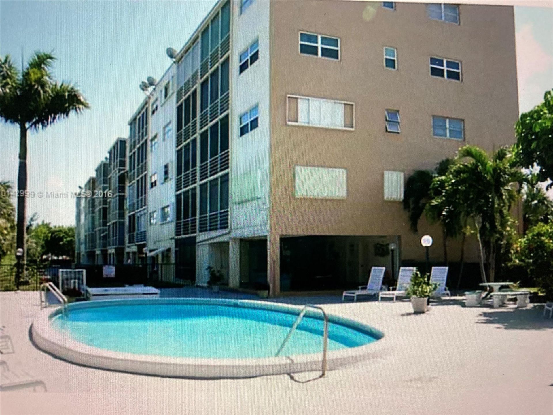 200 NE 14th Avenue, Unit 521, Hallandale Beach, FL 33009 Photo