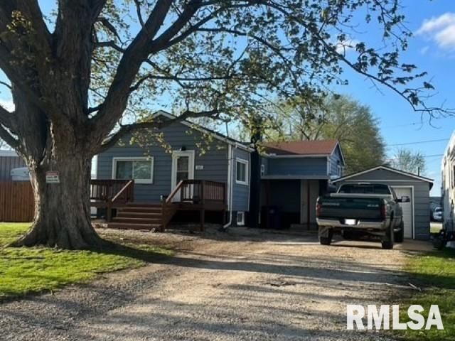 105 W Main Street, East Galesburg, IL 61430 Main Photo