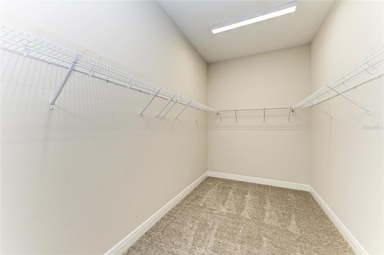 10073 Meadowrun Drive, Lithia, FL 33547 Photo