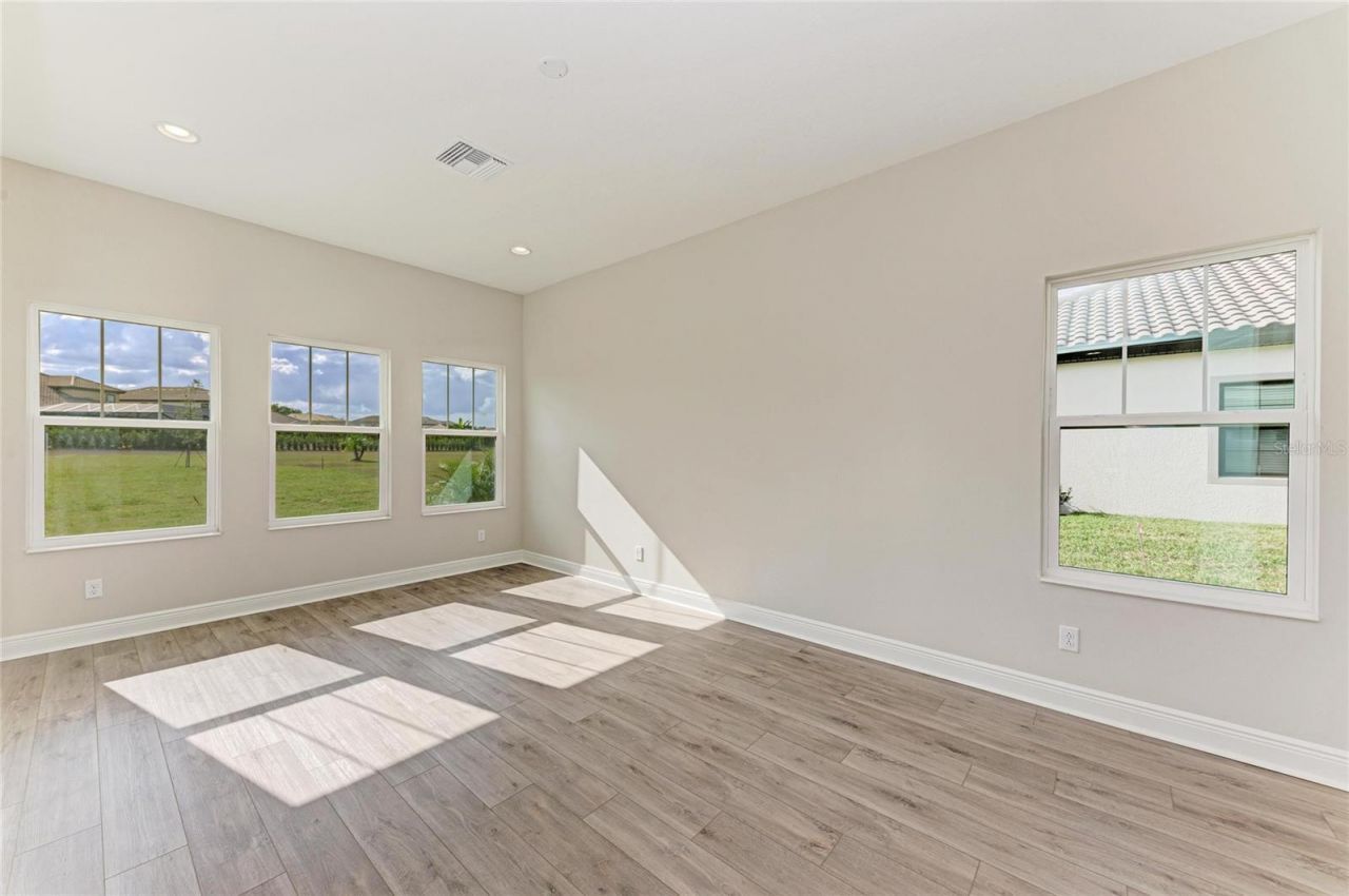 10073 Meadowrun Drive, Lithia, FL 33547 Photo